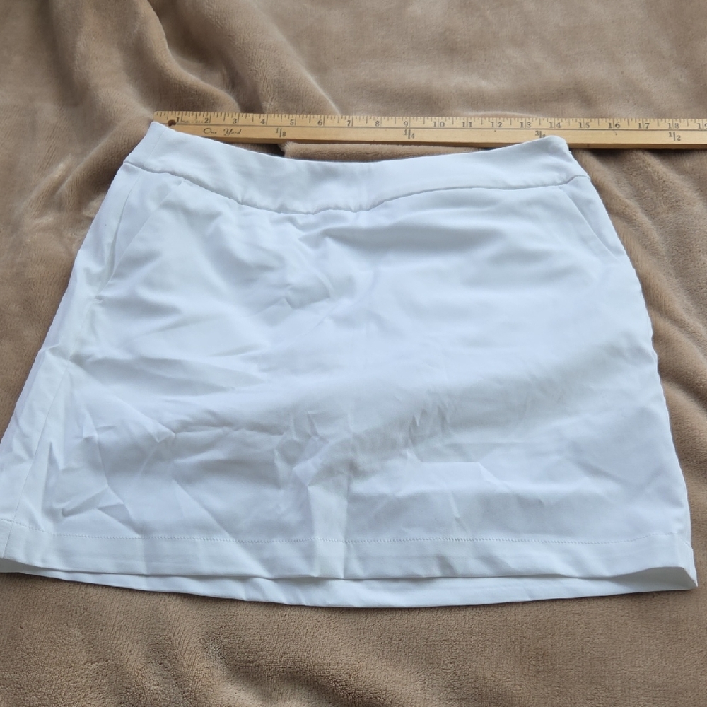 Nike White Women’s Athletic Skort